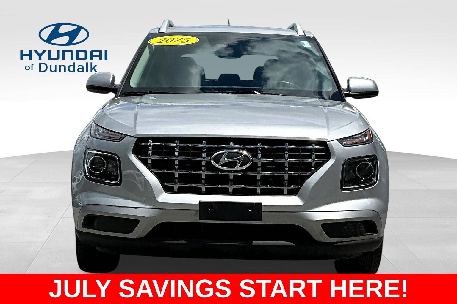 Used 2025 Hyundai Venue SEL FWD image 2