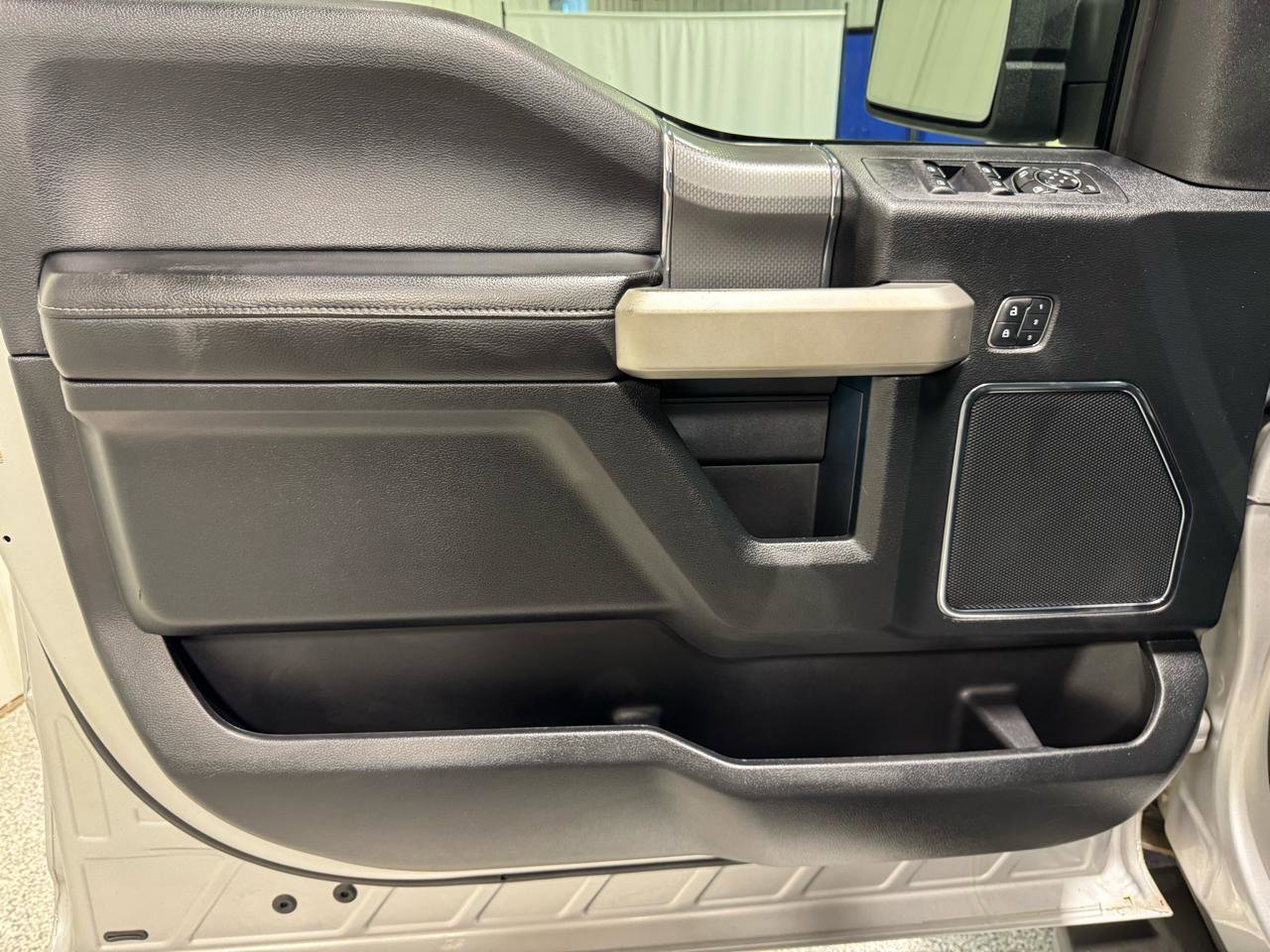 Used 2016 Ford F150 Lariat AWD/4WD image 23