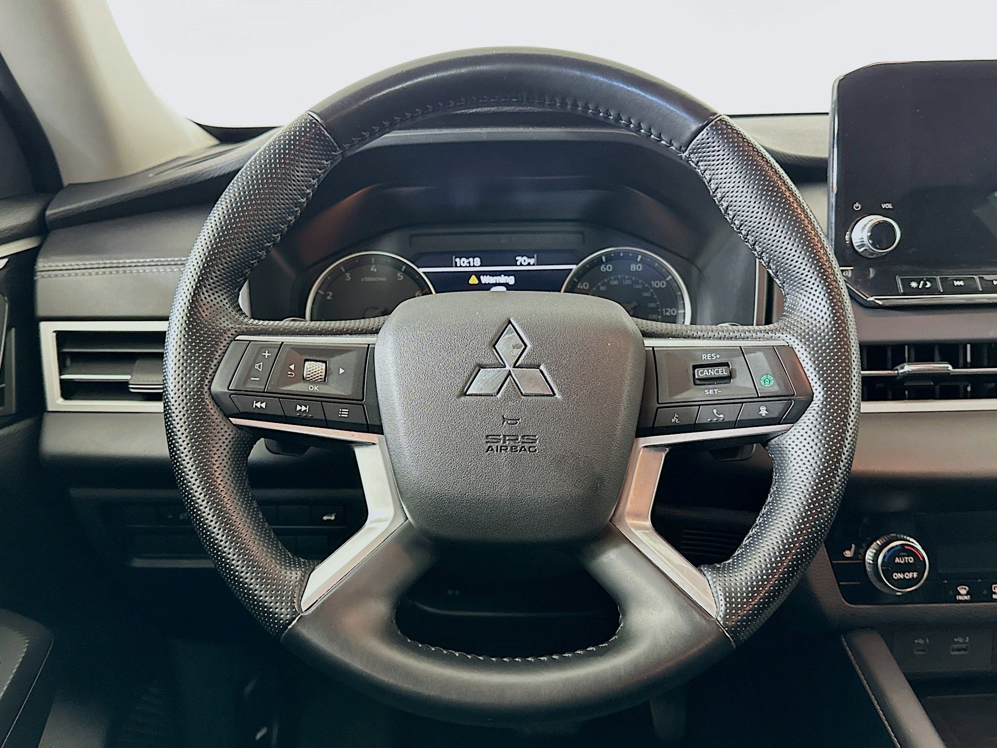 Used 2024 Mitsubishi Outlander SE Black Edition image 18