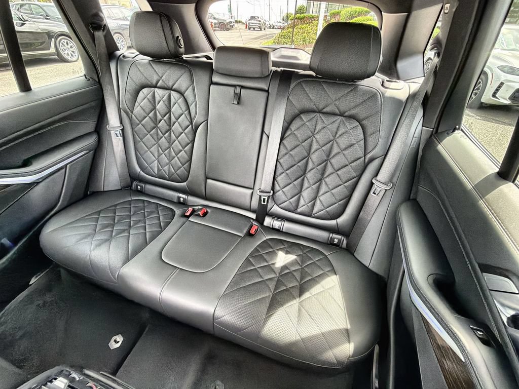 Used 2024 BMW X5 xDrive40i w/ M Sport Package AWD/4WD image 21