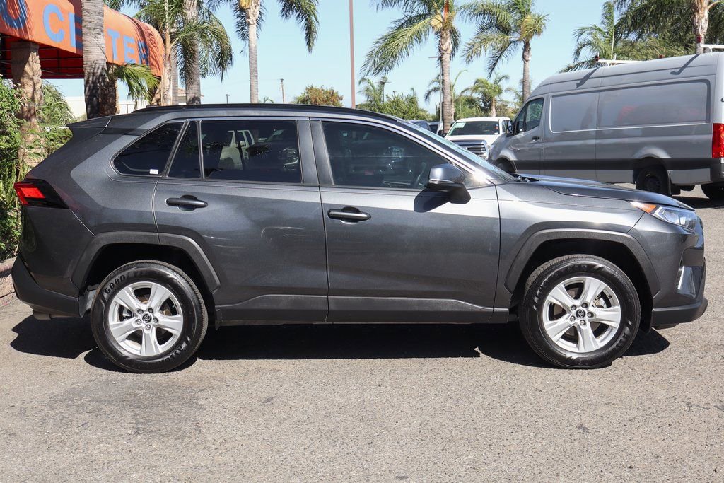Used 2021 Toyota RAV4 XLE image 10