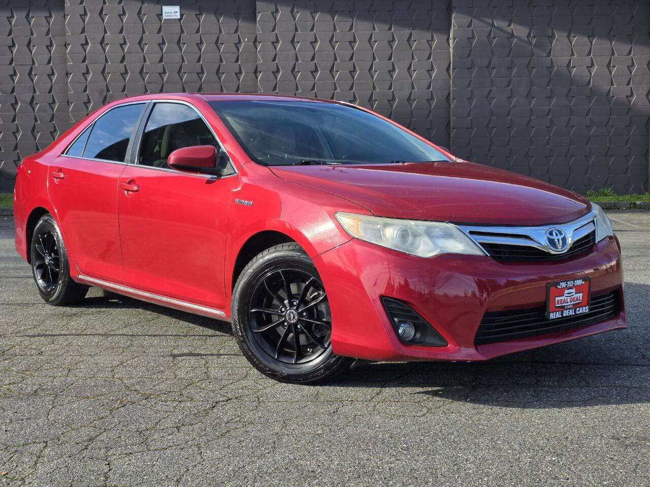 Used 2012 Toyota Camry LE w/ Protection Pkg FWD image 3