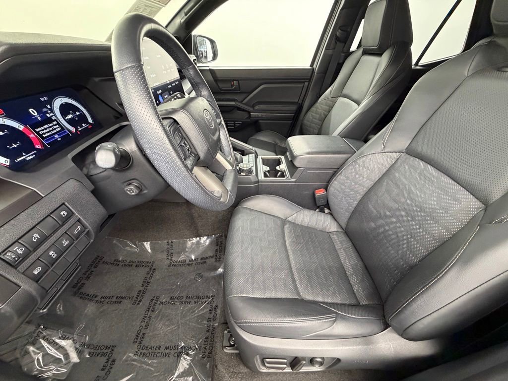 Used 2025 Toyota 4Runner TRD Off-Road Premium AWD/4WD image 23