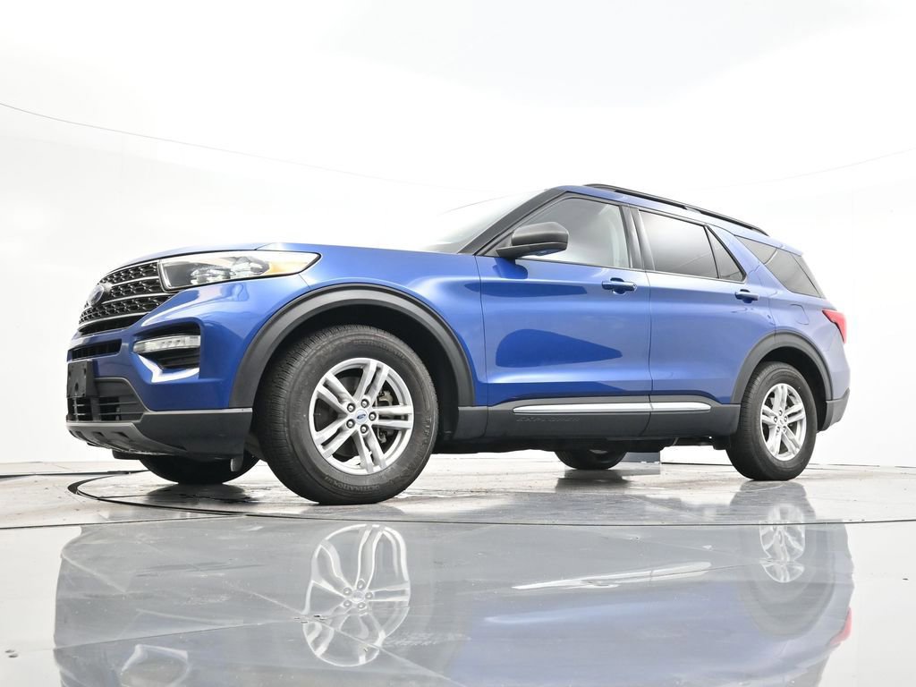 Used 2023 Ford Explorer XLT w/ Equipment Group 202A image 31