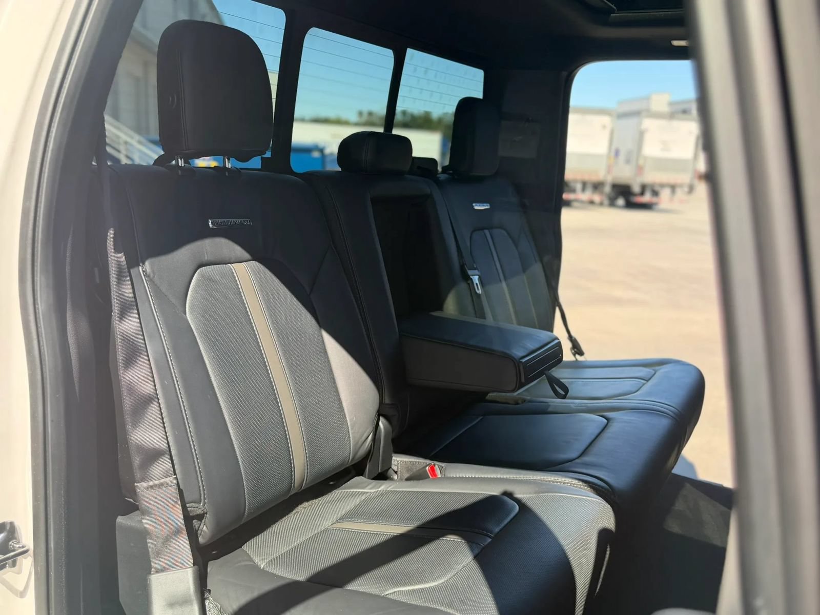 Used 2016 Ford F150 Platinum w/ Equipment Group 701A Luxury AWD/4WD image 31