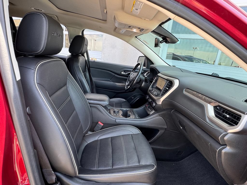 Used 2020 GMC Acadia Denali w/ Technology Package AWD/4WD image 29
