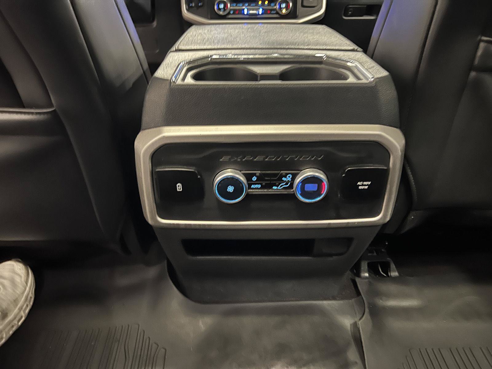 Used 2023 Ford Expedition XLT AWD/4WD image 29