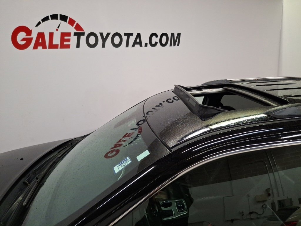 Used 2018 Jeep Grand Cherokee Limited w/ Trailer Tow Group IV image 6