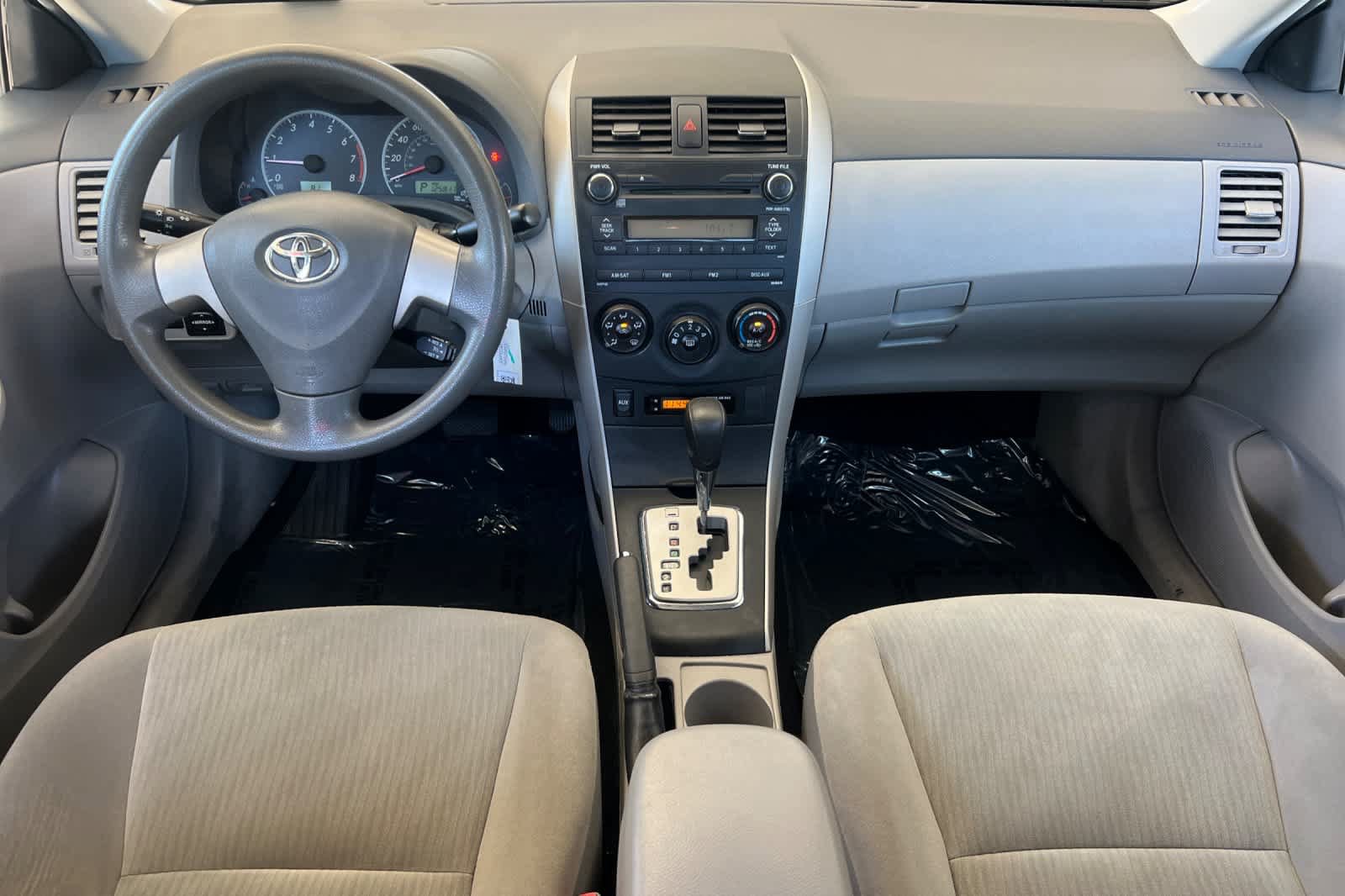 Used 2010 Toyota Corolla LE FWD image 3