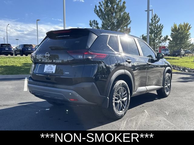 Used 2023 Nissan Rogue S AWD/4WD image 5