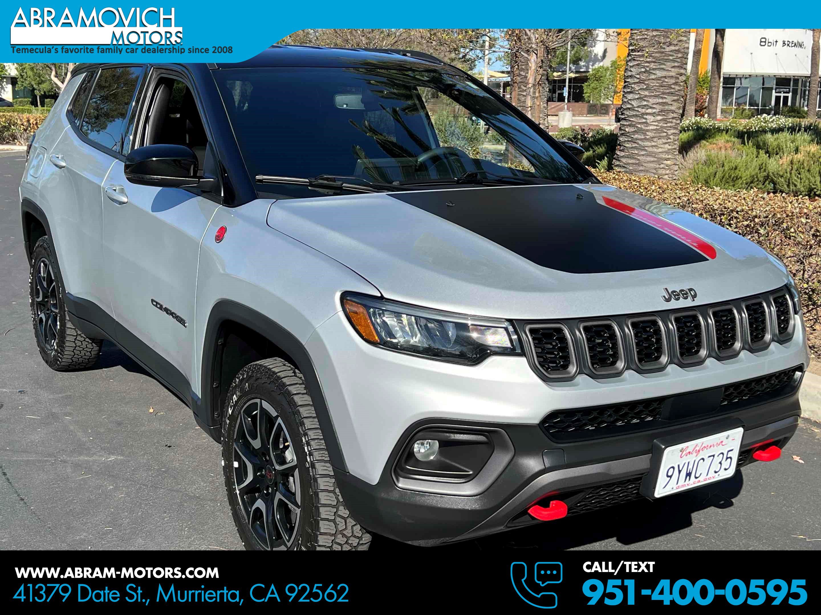 Used 2025 Jeep Compass Trailhawk AWD/4WD image 1