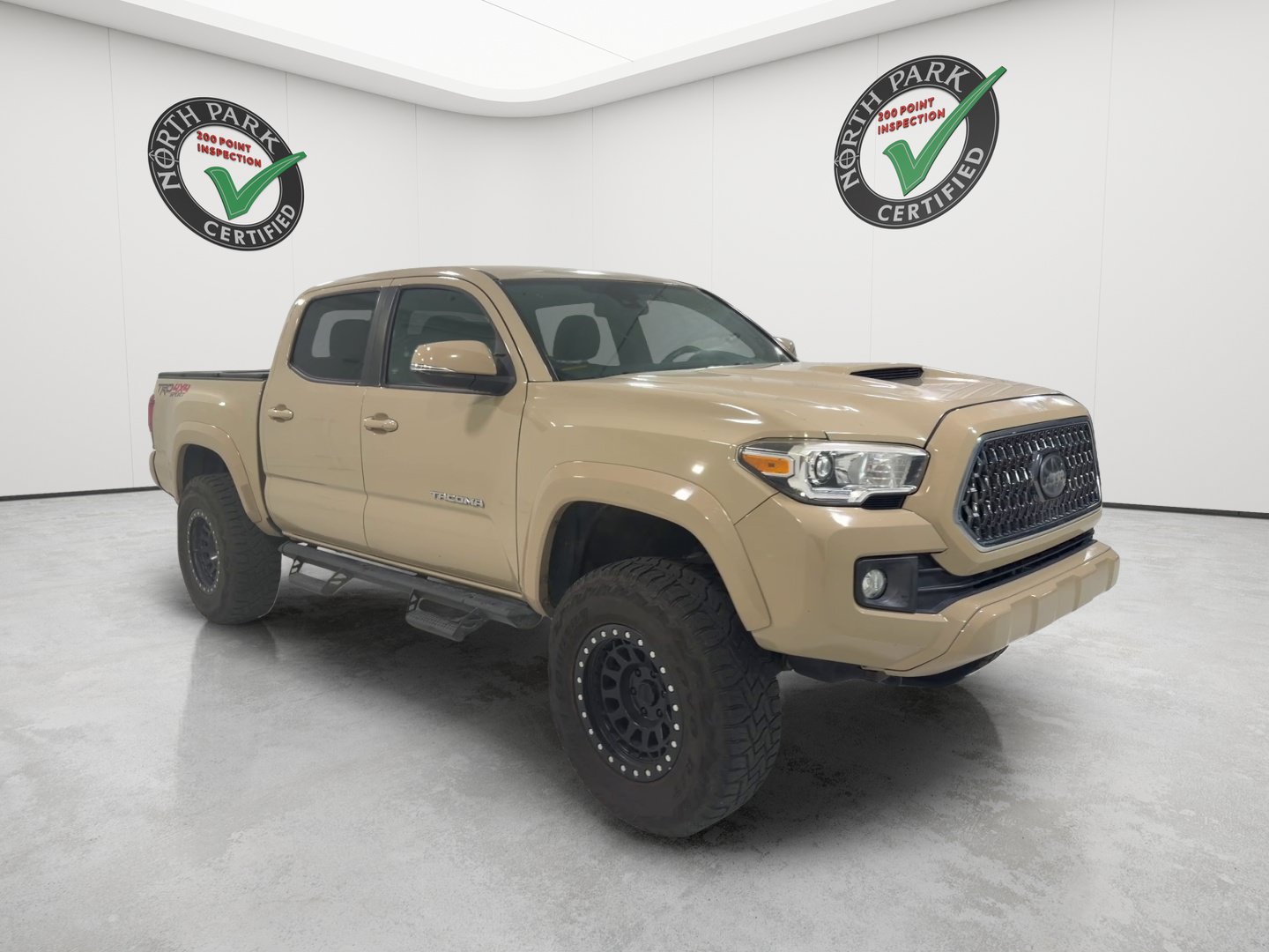 Used 2018 Toyota Tacoma TRD Sport w/ Technology Package AWD/4WD image 7