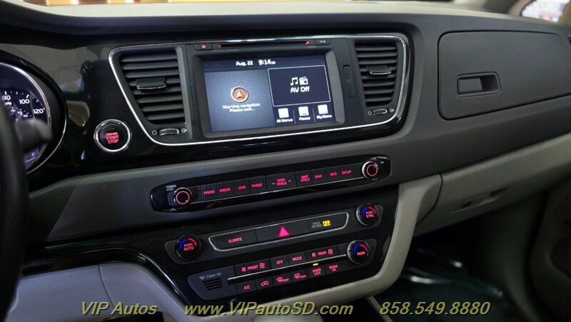 Used 2017 Kia Sedona SX FWD image 16