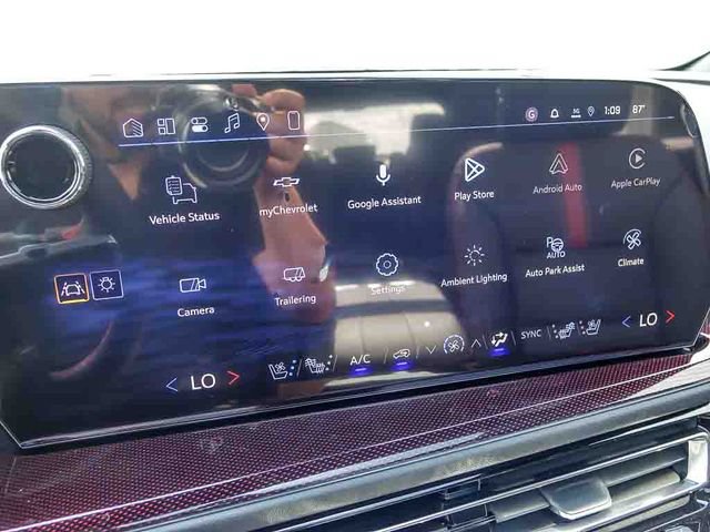 New 2027 Chevrolet Traverse RS w/ LPO, Floor Liner Package AWD/4WD image 27