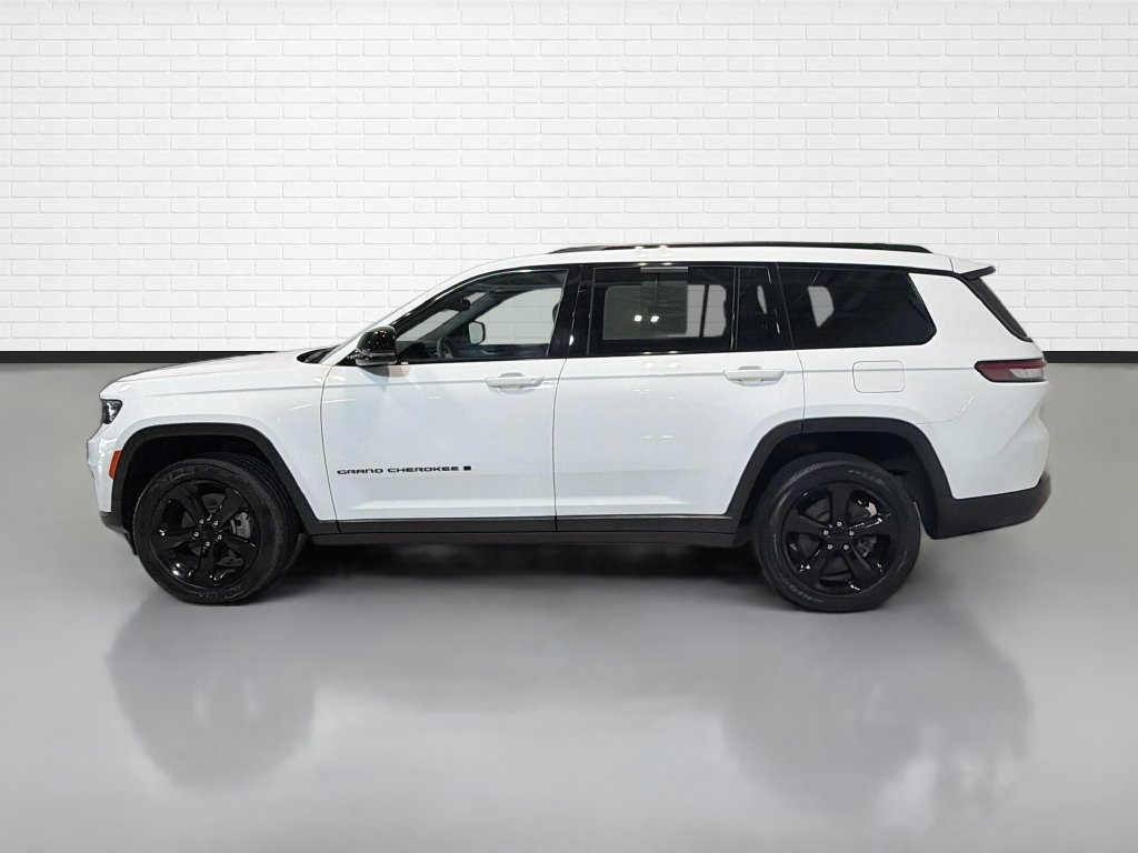 Used 2023 Jeep Grand Cherokee L Laredo AWD/4WD image 6