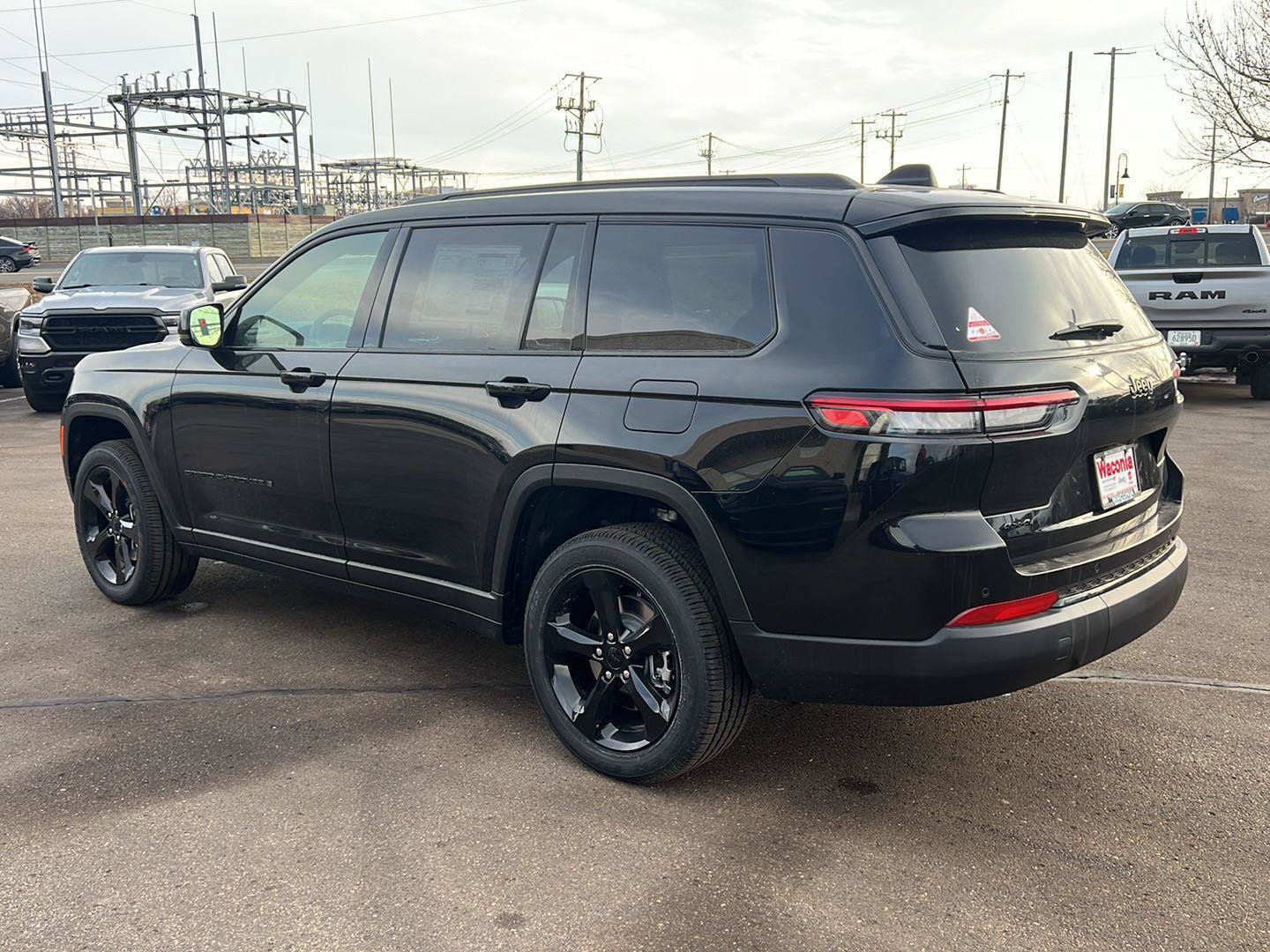New 2025 Jeep Grand Cherokee L Laredo w/ Trailer Tow Package AWD/4WD image 5