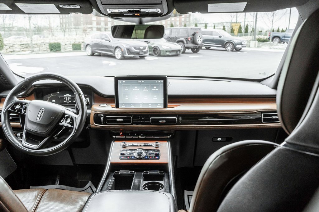 Used 2021 Lincoln Aviator Reserve w/ Equipment Group 202A image 8