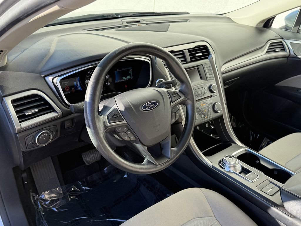 Used 2018 Ford Fusion S image 15