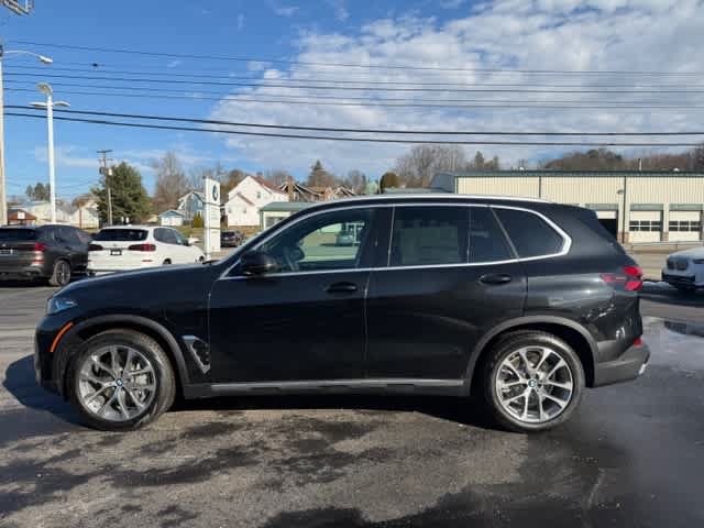 New 2026 BMW X5 xDrive50e w/ Premium Package AWD/4WD image 4