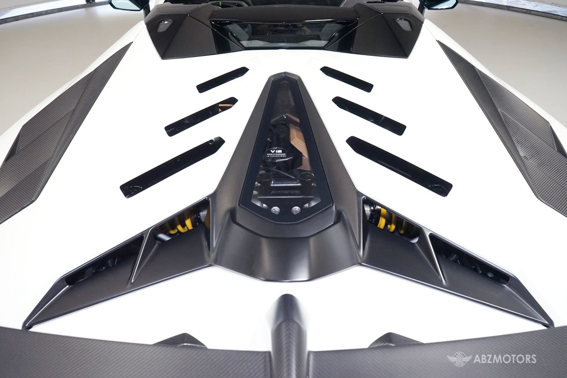 Used 2021 Lamborghini Aventador SVJ AWD/4WD image 8