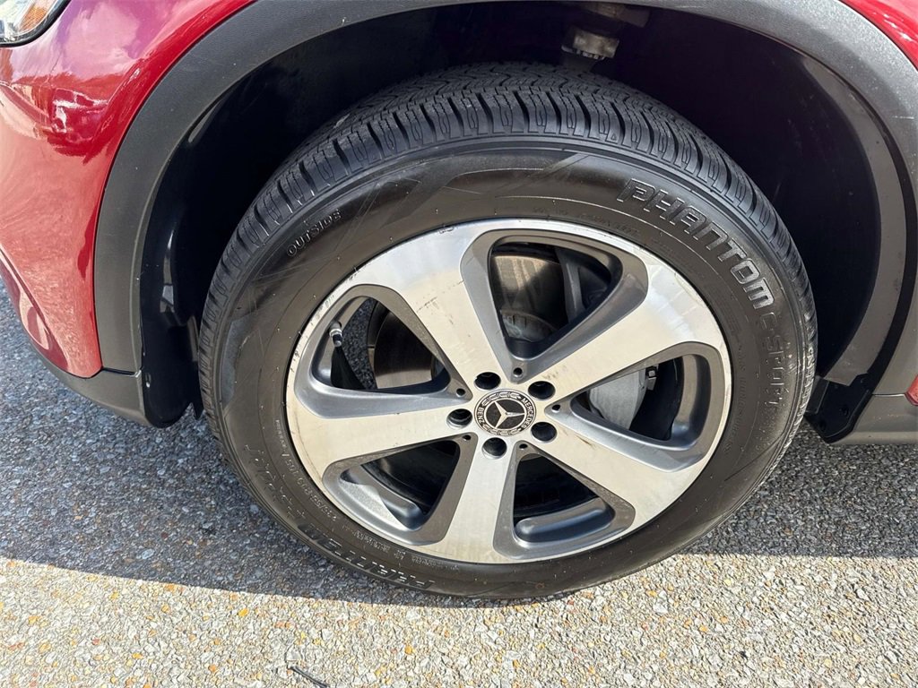 Used 2020 Mercedes-Benz GLC 300 w/ Multimedia Package image 4