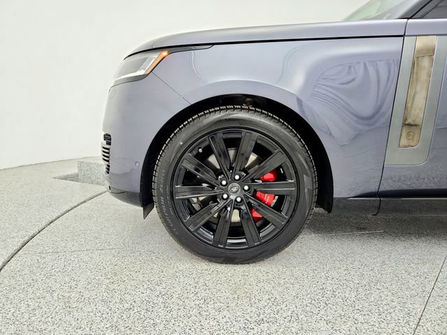 Certified 2025 Land Rover Range Rover SV image 27
