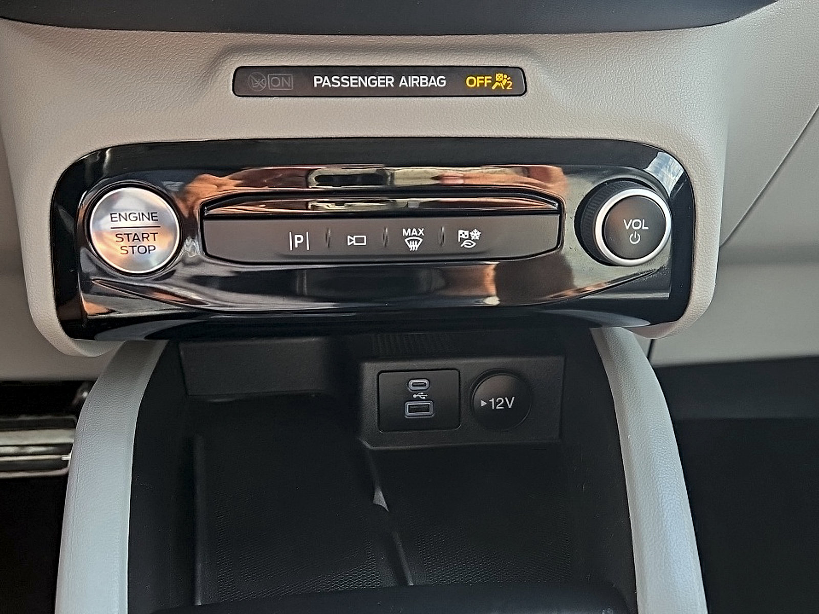Used 2023 Ford Escape Platinum w/ Premium Technology Package AWD/4WD image 19