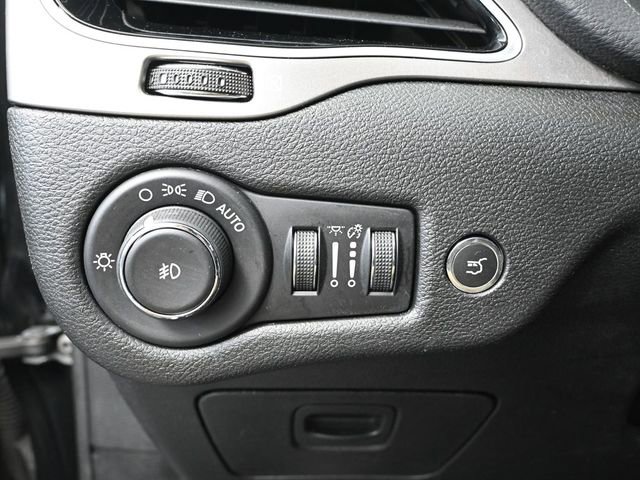 Used 2020 Jeep Cherokee High Altitude AWD/4WD image 32