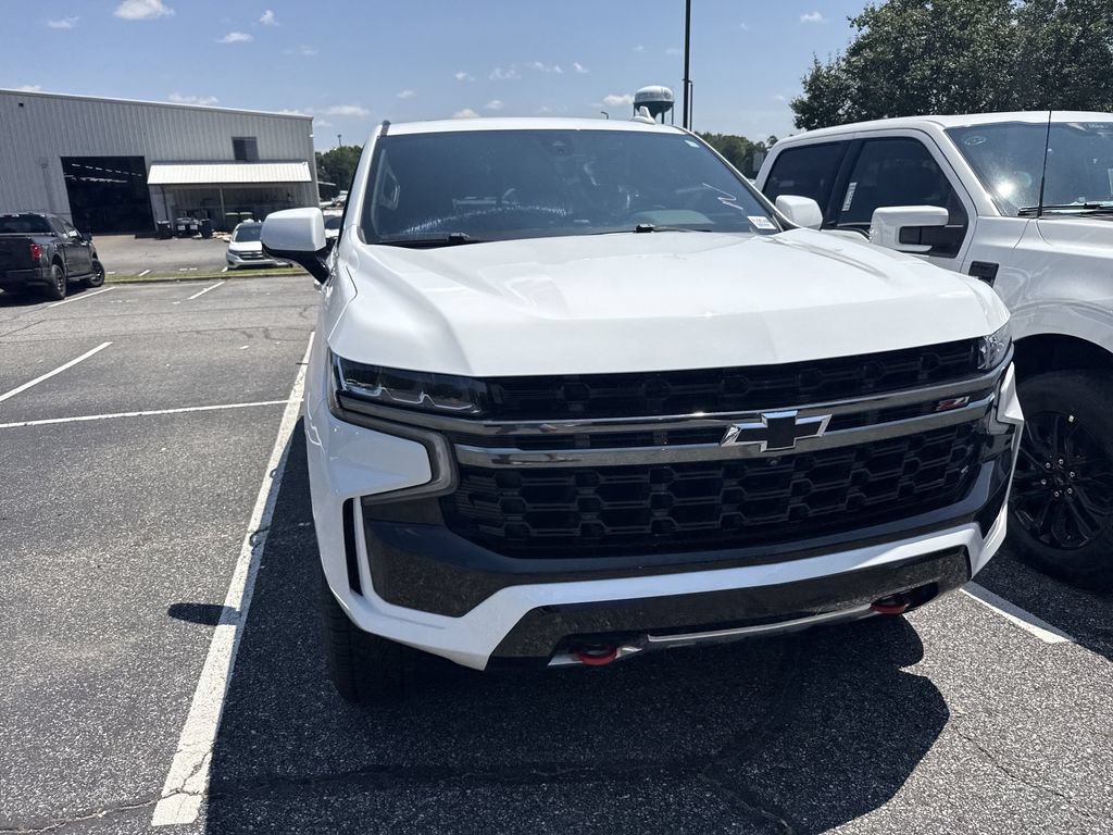 Used 2022 Chevrolet Tahoe Z71 w/ Luxury Package AWD/4WD image 4