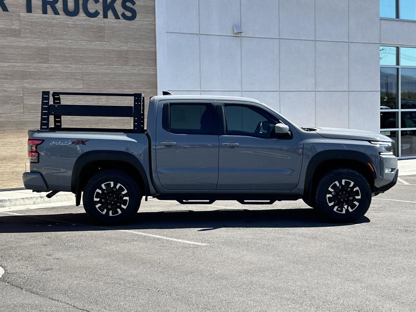 Used 2022 Nissan Frontier PRO-4X image 11