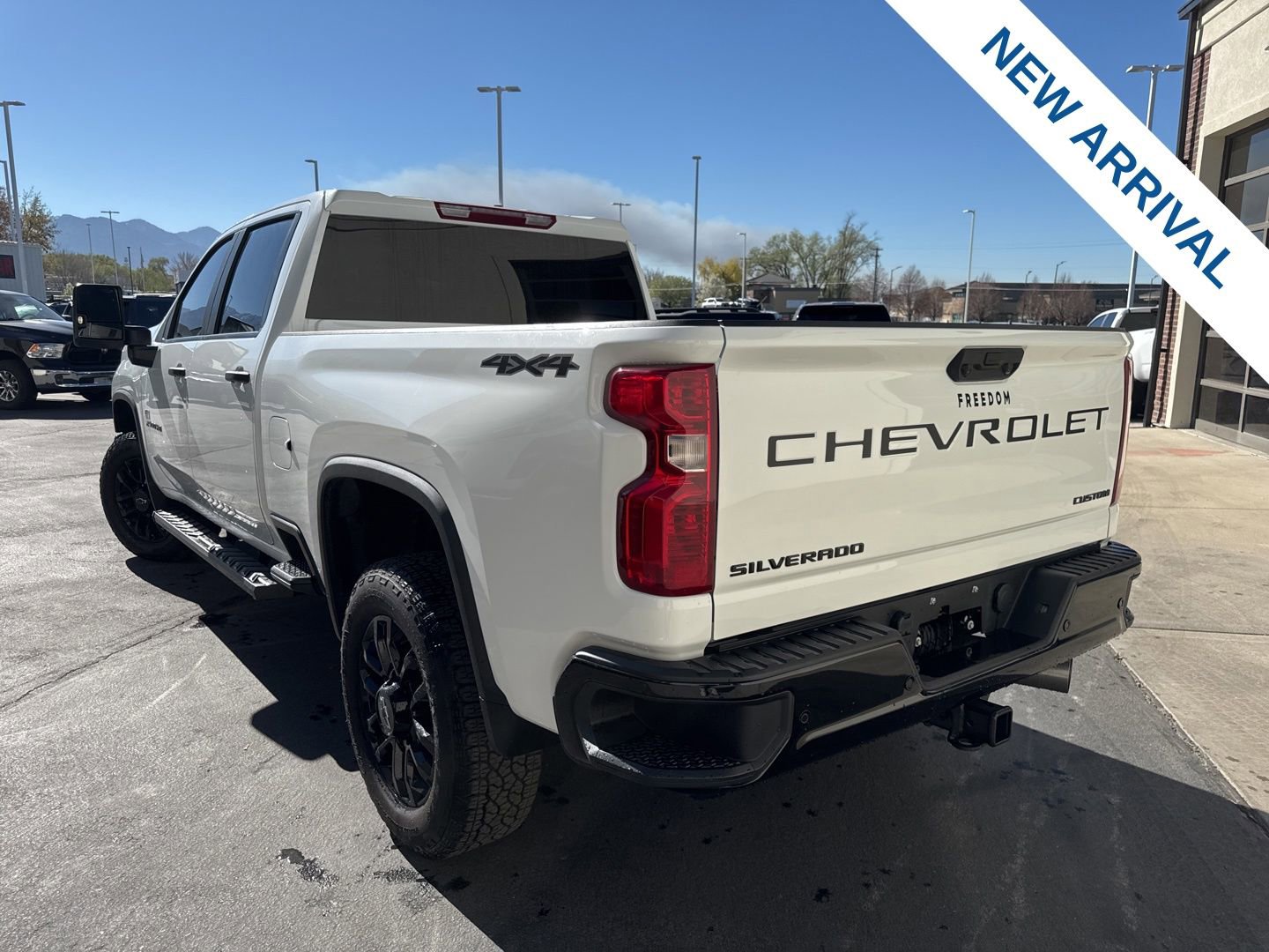 Used 2025 Chevrolet Silverado 2500 Custom w/ Custom Value Package image 5
