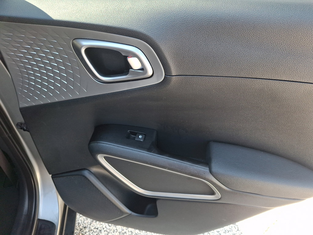 Used 2024 Kia Soul LX w/ Option Group 015 FWD image 20