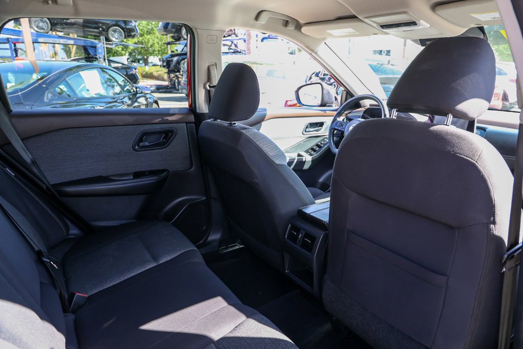 Used 2021 Nissan Rogue S FWD image 18