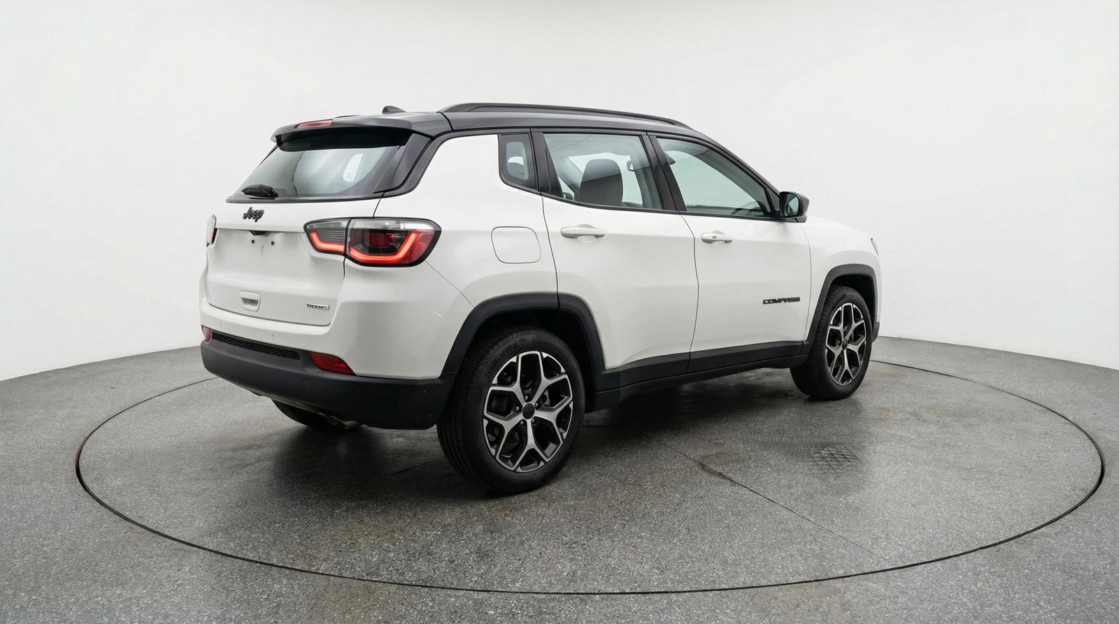 Used 2025 Jeep Compass Limited image 9