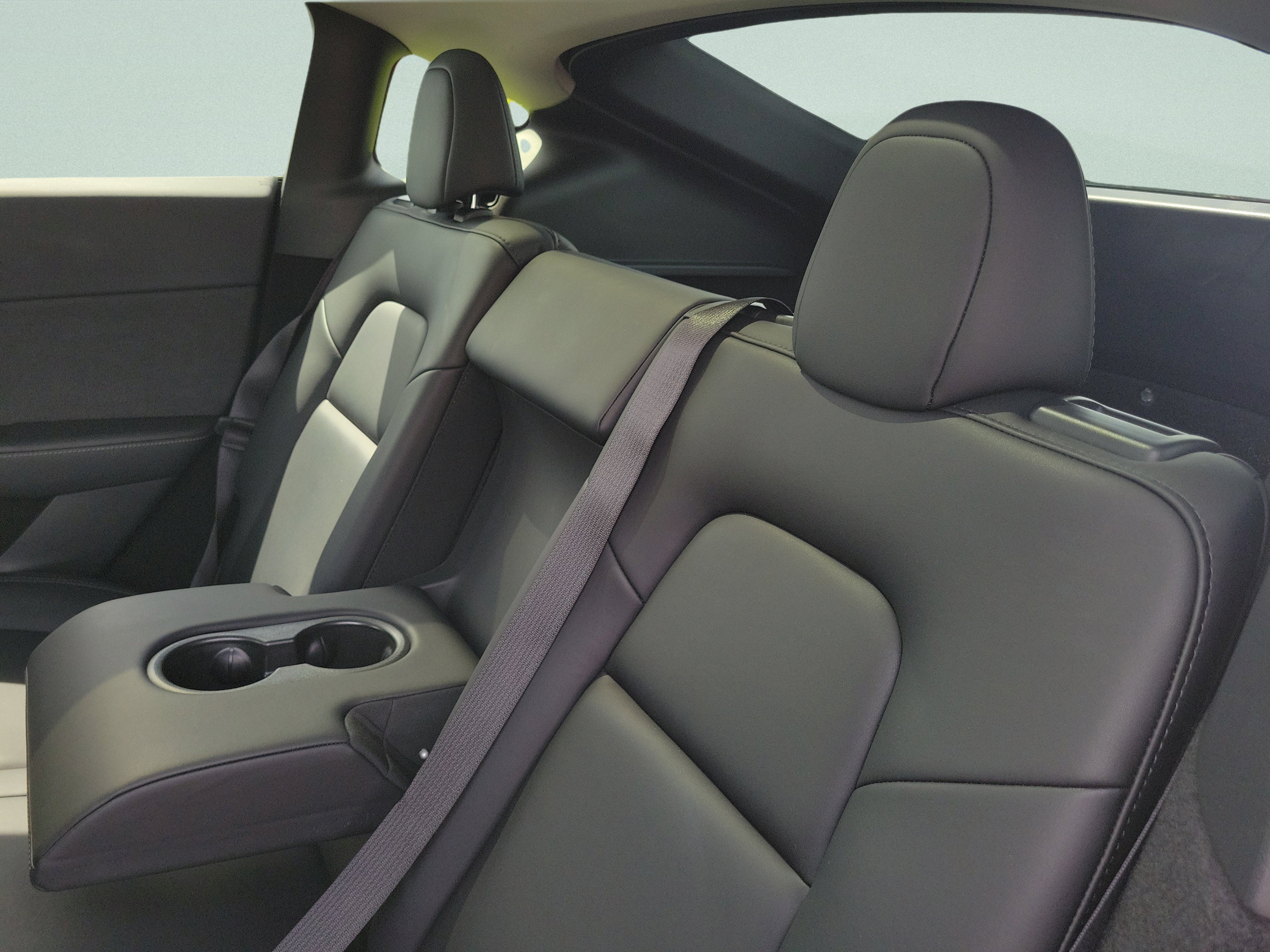 Used 2024 Tesla Model Y Long Range RWD image 13