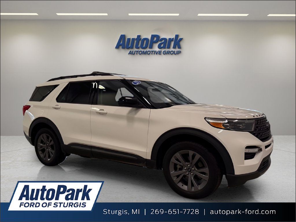 Certified 2023 Ford Explorer XLT w/ Equipment Group 202A AWD/4WD image 1