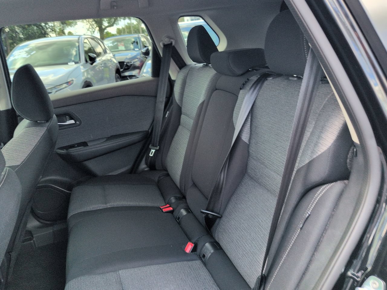 Used 2022 Nissan Rogue SV FWD image 14