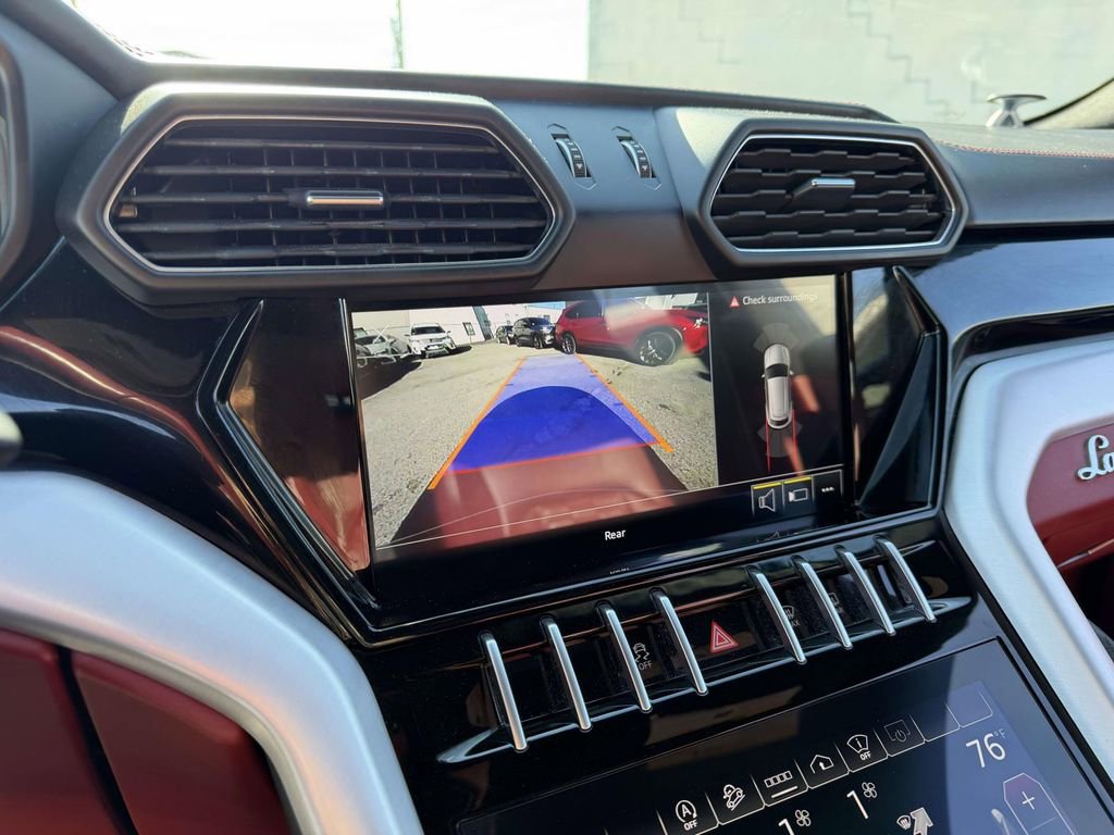 Used 2022 Lamborghini Urus AWD/4WD image 30