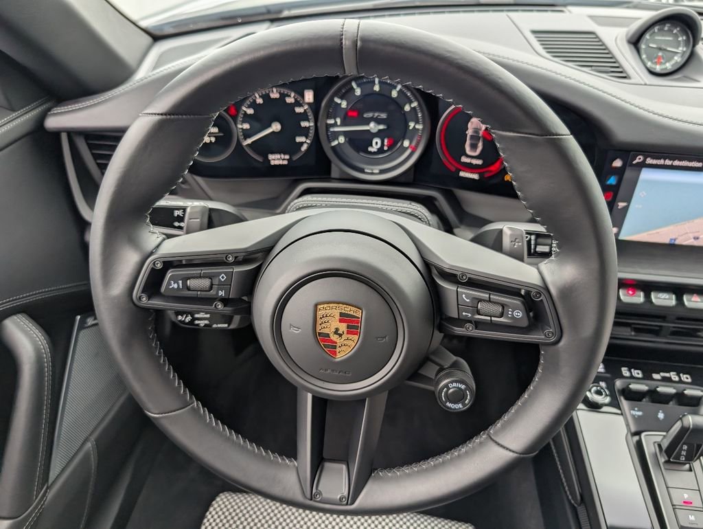Used 2024 Porsche 911 image 21