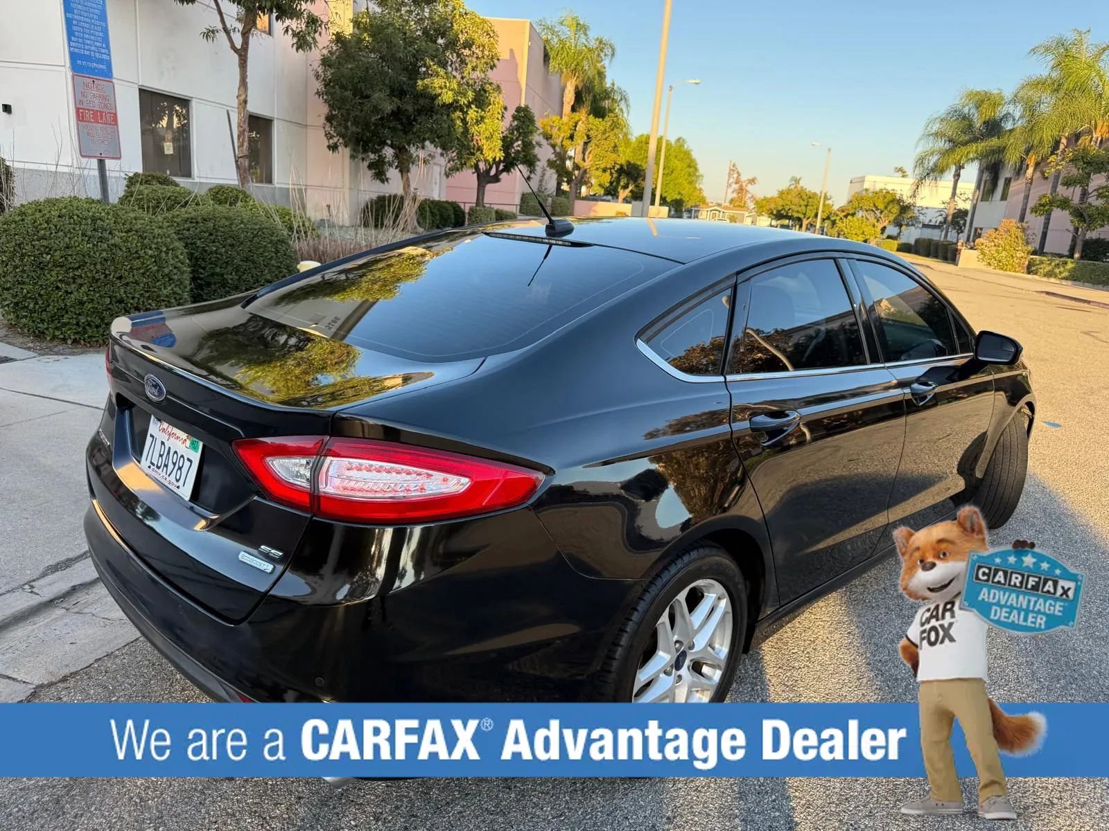 Used 2015 Ford Fusion SE FWD image 11
