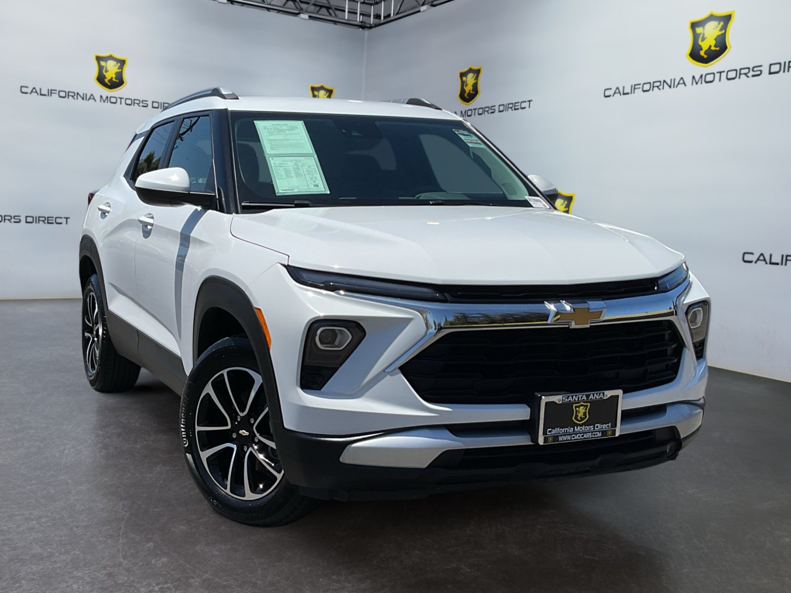 Used 2025 Chevrolet TrailBlazer LT AWD/4WD image 3