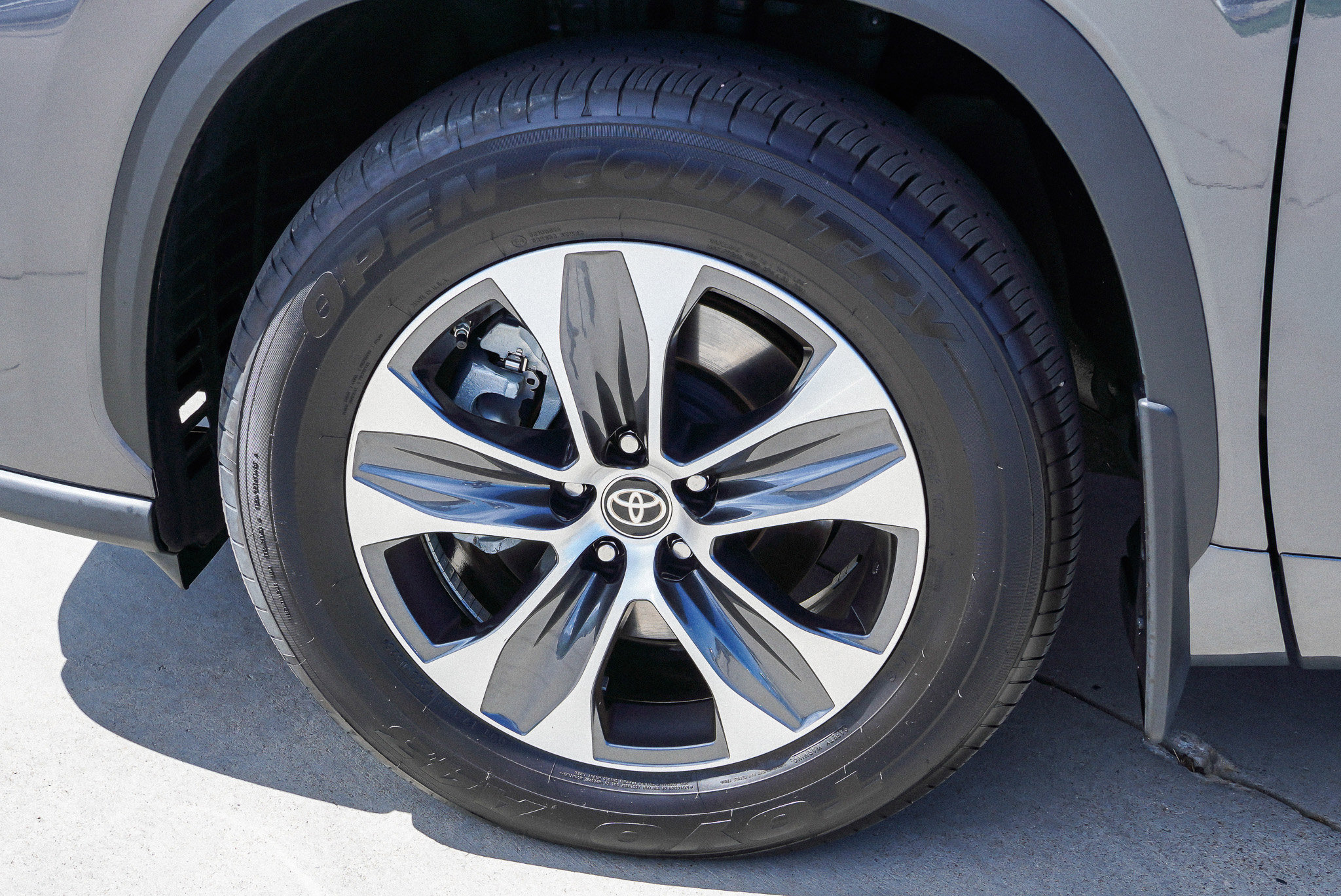 Certified 2025 Toyota Highlander XLE AWD/4WD image 12