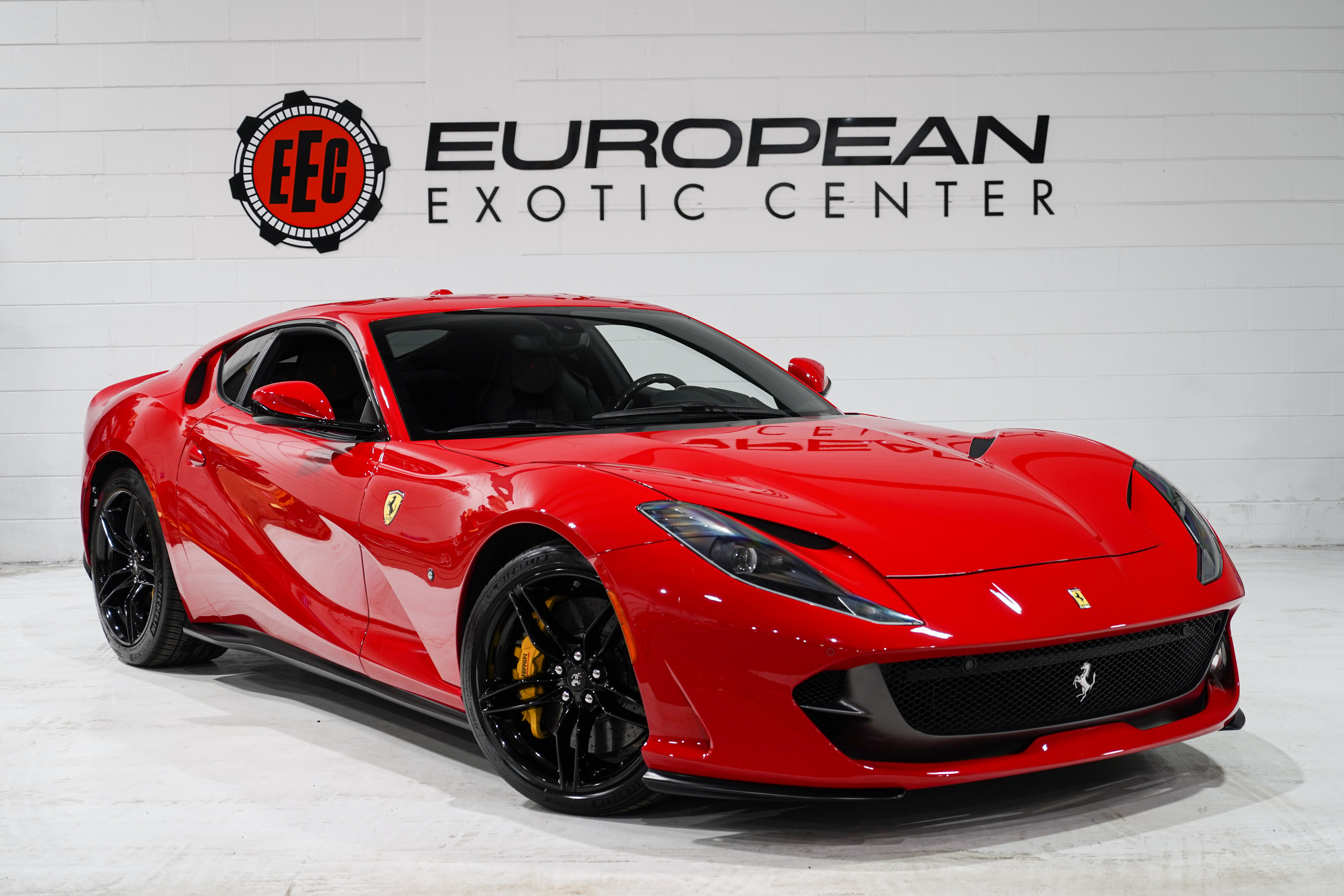 Used 2019 Ferrari 812 Superfast RWD image 1