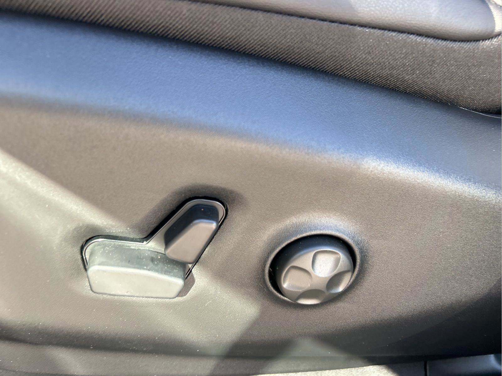 New 2026 Chrysler Pacifica Select image 24