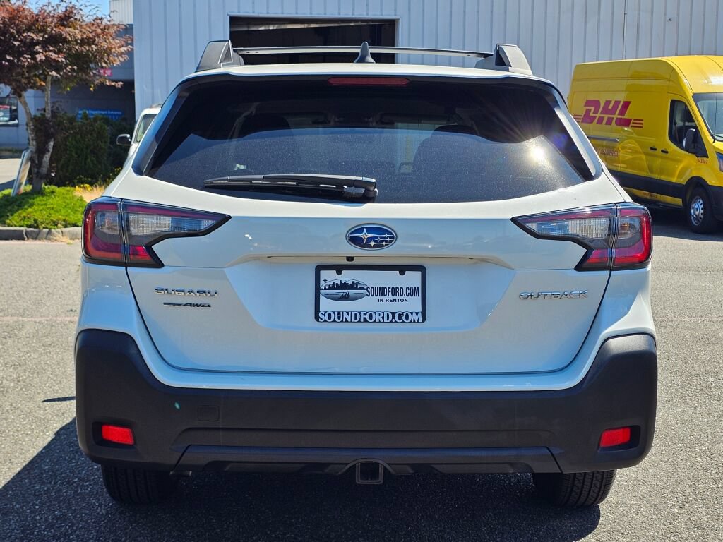 Used 2025 Subaru Outback Premium AWD/4WD image 4
