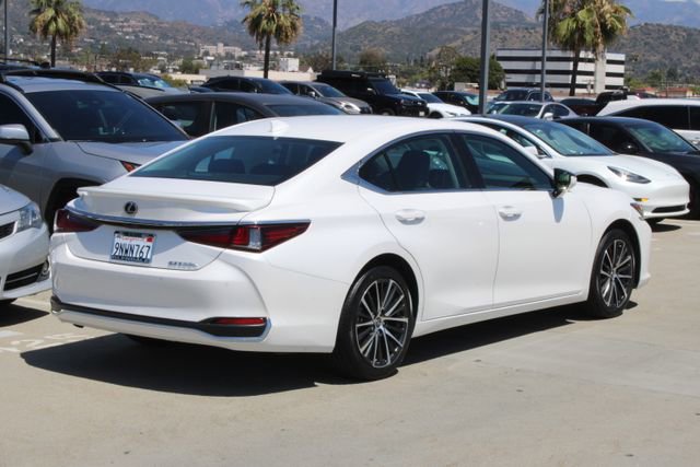 Certified 2024 Lexus ES 300h w/ Premium Package image 21
