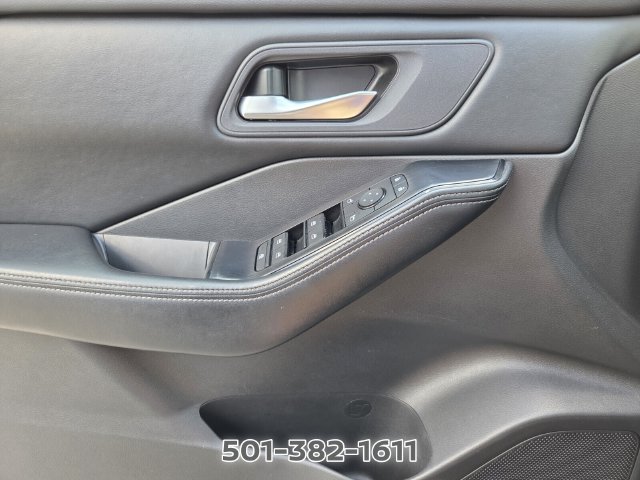 Used 2025 Nissan Rogue SV FWD image 31