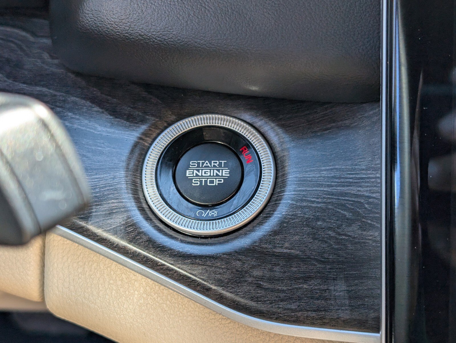 Used 2022 Jeep Grand Cherokee Limited 4xe image 35