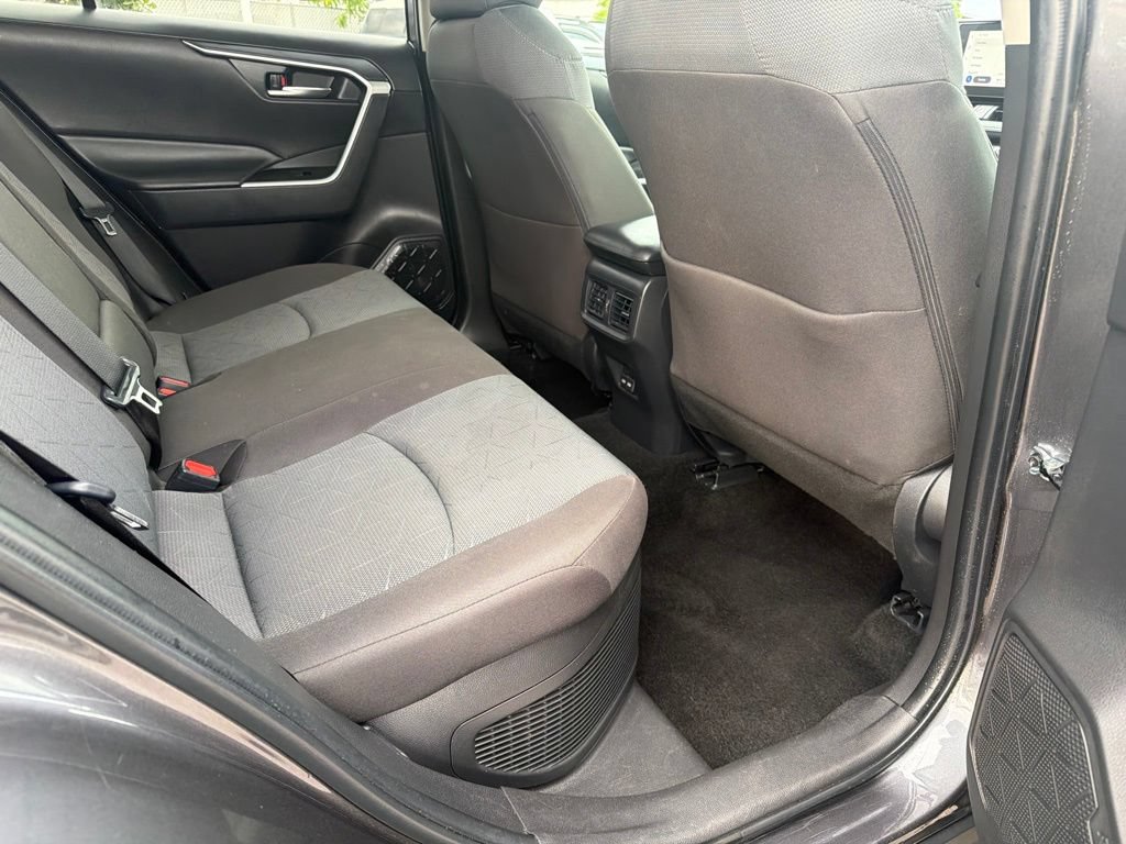 Used 2025 Toyota RAV4 XLE AWD/4WD image 14
