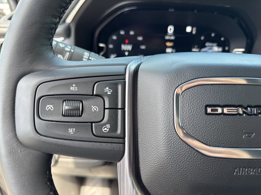 Used 2023 GMC Yukon Denali Ultimate image 18